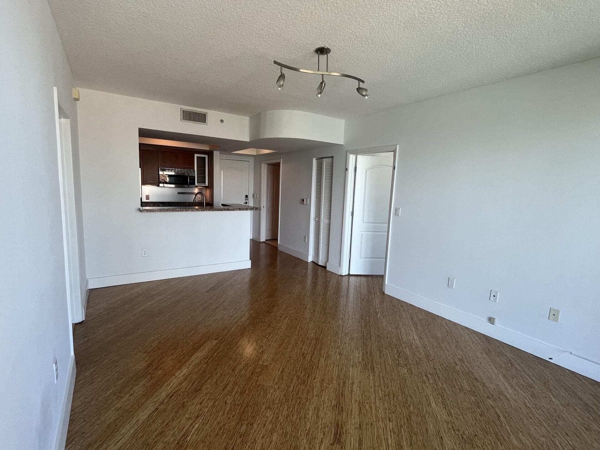 110 Washington Avenue 1717, Miami Beach, FL 33139, Unit 1717 - Photo 2